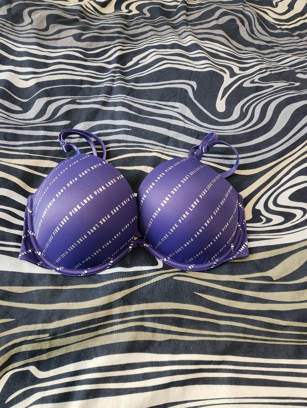 Victoria's Secret PINK 34DD Bra Super Push Up